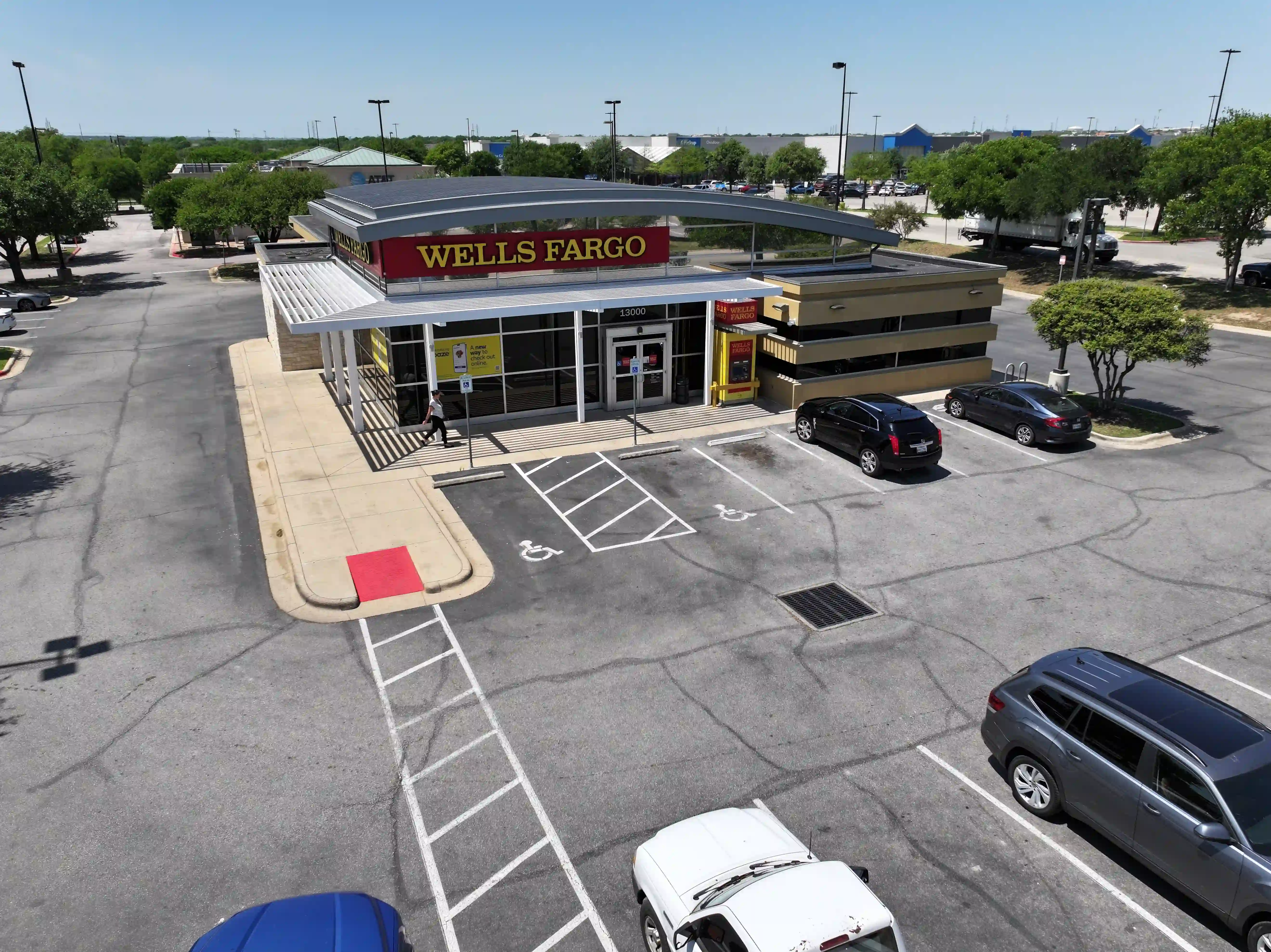 Wells Fargo Net Lease Properties for Investment | NNN Wells Fargo Commercial Real Estate